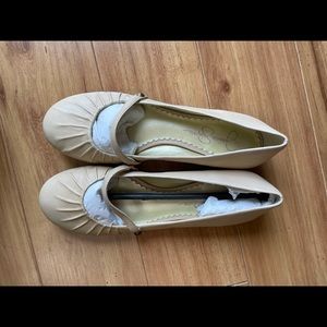 Jessica Simpson Pleasure Leather Flats 6.5 NWOT